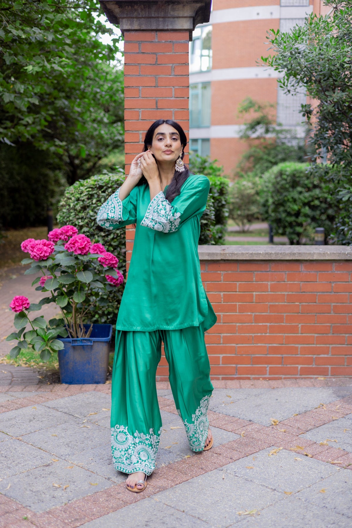 Sanditti Emerald Green Embroidered Farshi Salwar Set
