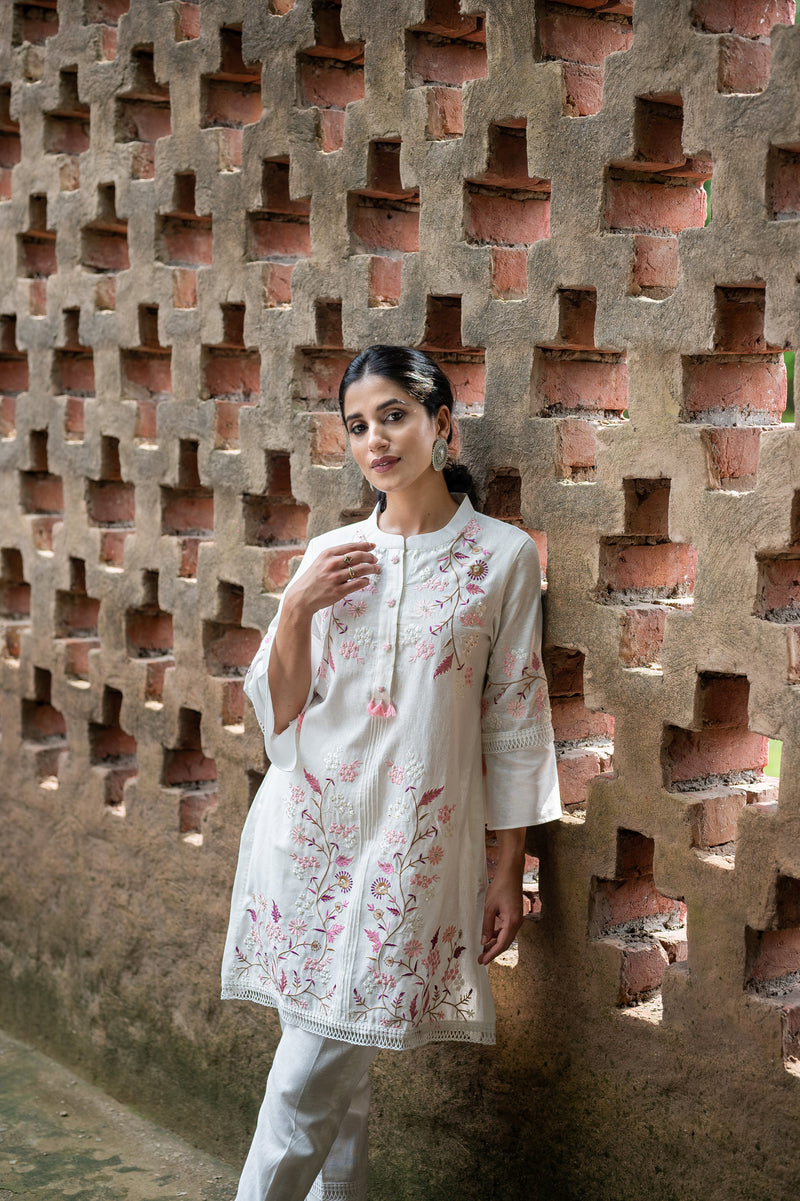 Sanditti White Floral Fusion Kurta Set