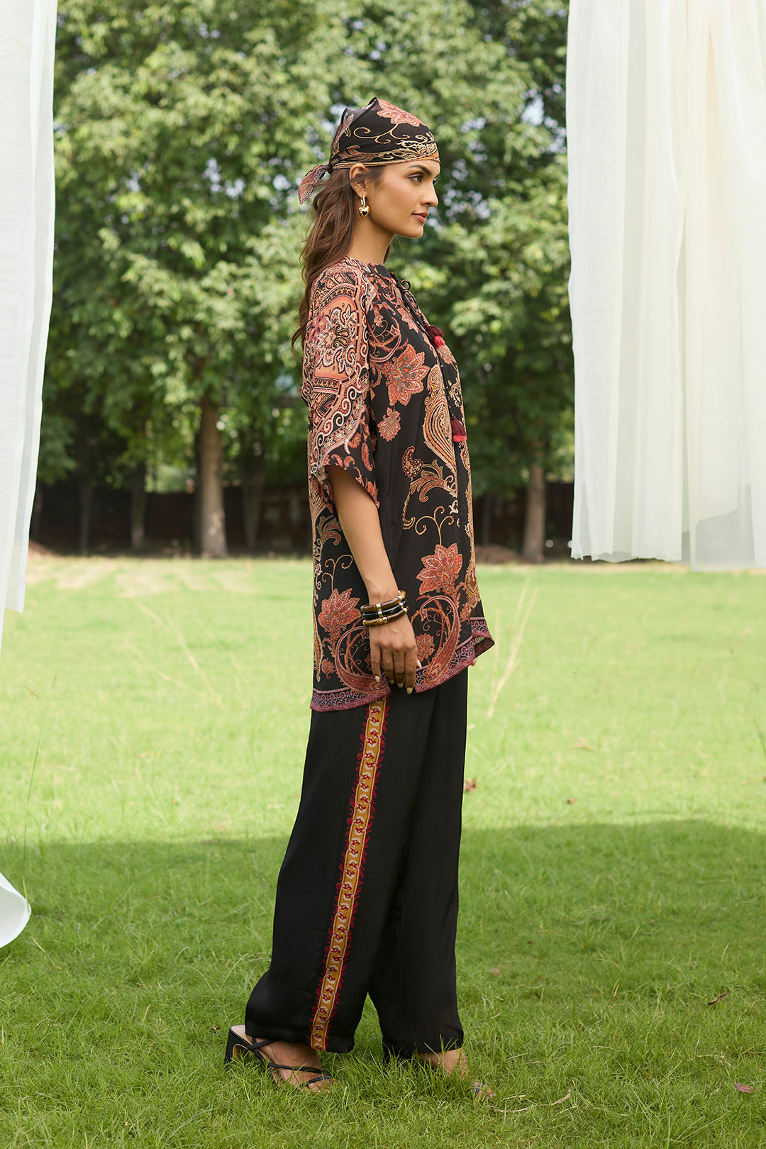 Sanditti Black Ember Printed Set