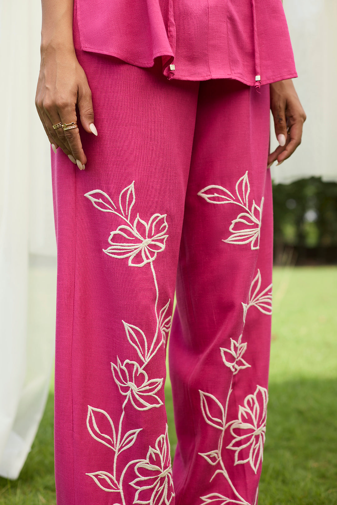 Sanditti Pink Floral Embroidered Linen Set