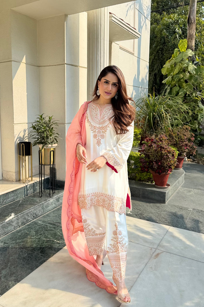 Sanditti Noor Cream Embroidered Set with Organza Dupatta