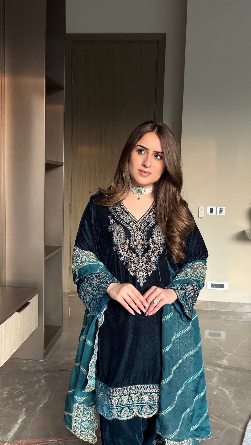 Sanditti Aafreen Teal Blue Velvet Embroidered Set