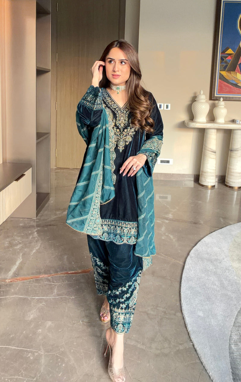Sanditti Aafreen Teal Blue Velvet Embroidered Set
