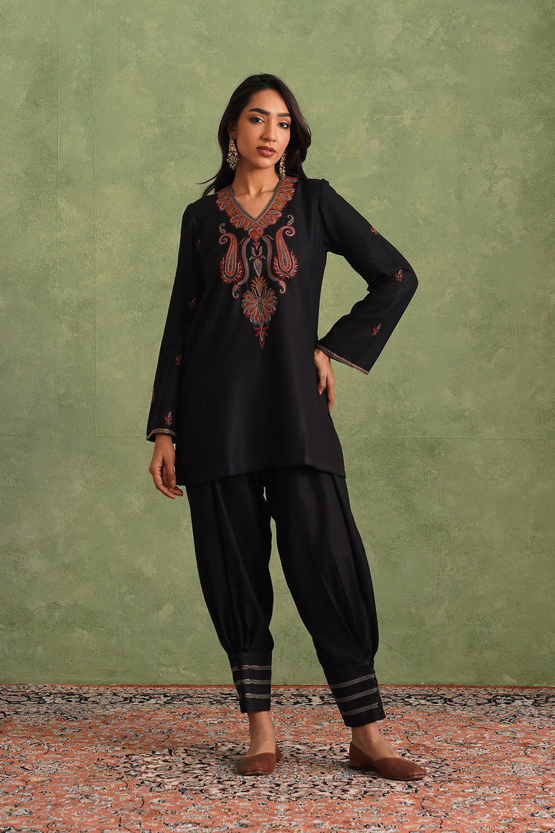 Sanditti Aafreen Black Embroidered Harem Set