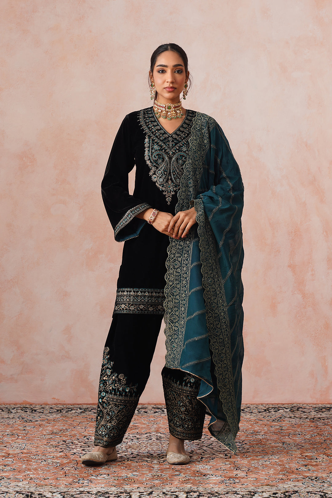 Sanditti Aafreen Black Velvet Embroidered Set