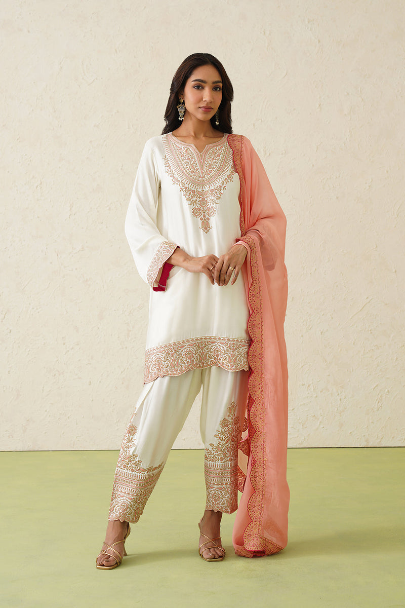 Sanditti Noor Cream Embroidered Set with Organza Dupatta