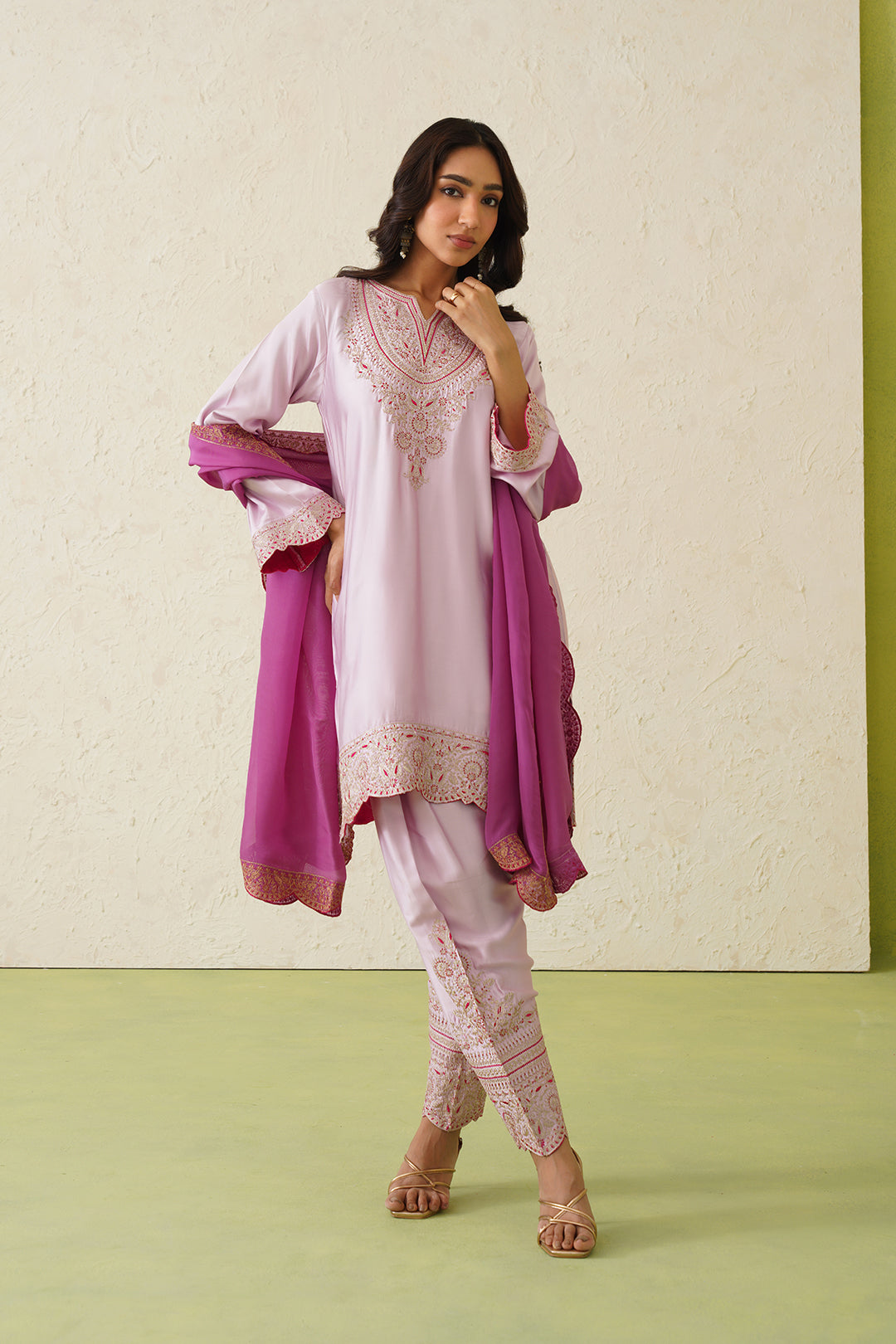 Sanditti Noor Pink Embroidered Set with Organza Dupatta