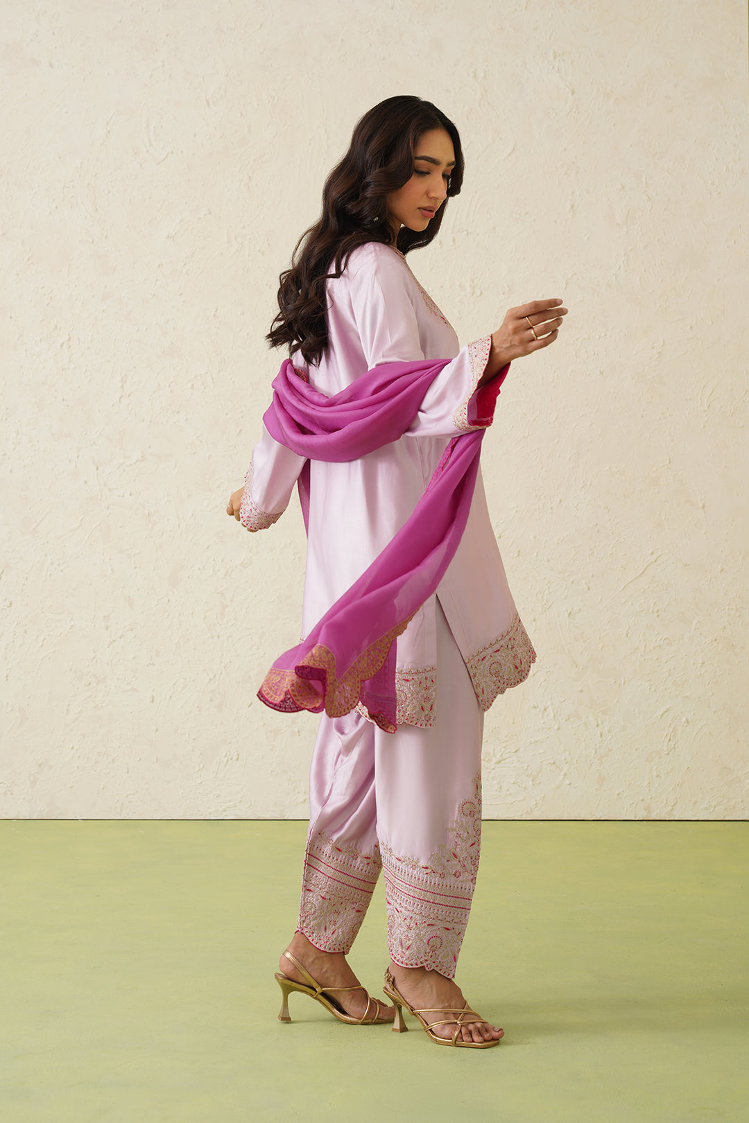 Sanditti Noor Pink Embroidered Set with Organza Dupatta