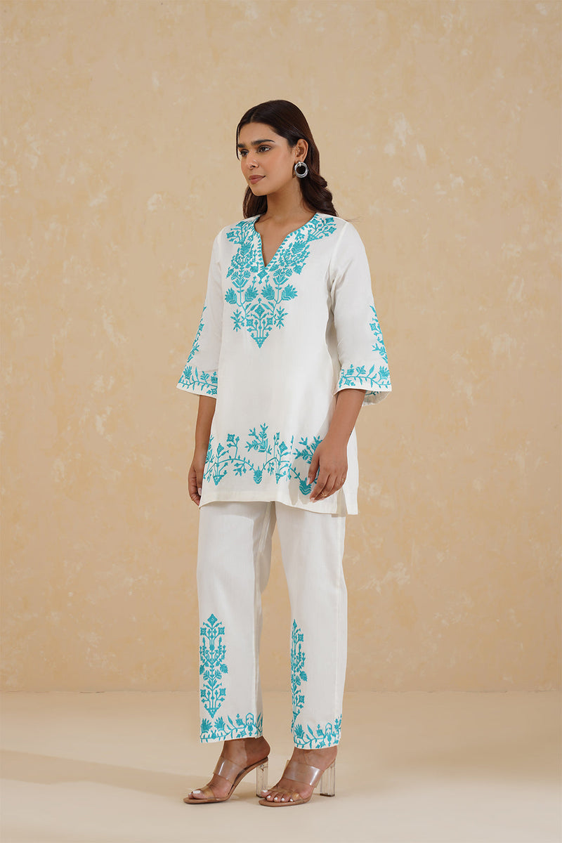 Sanditti Cream Contrast Embroidered Co-ord Set