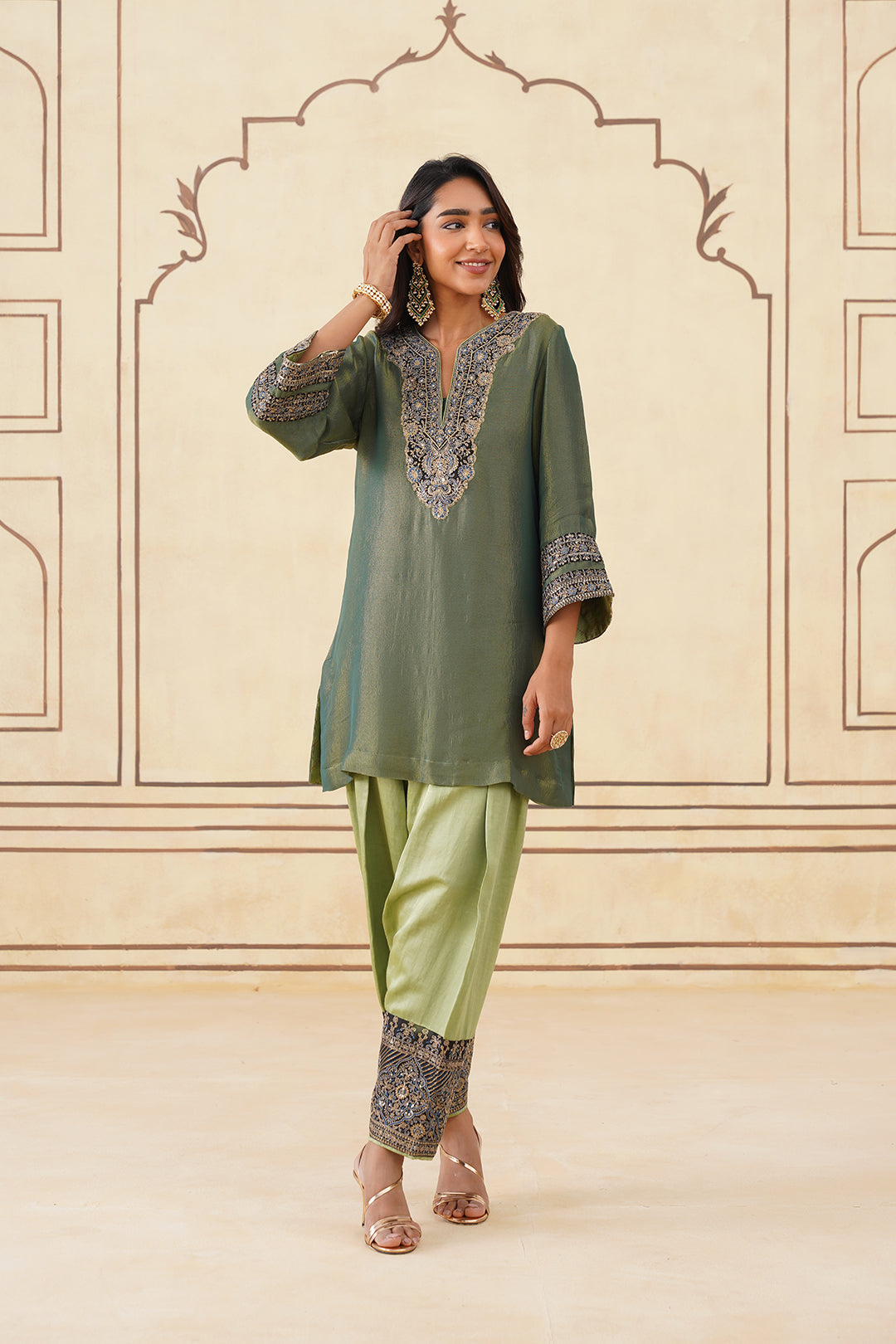 Sanditti Green Crush Tissue Hand Embroidered Set with Organza Dupatta