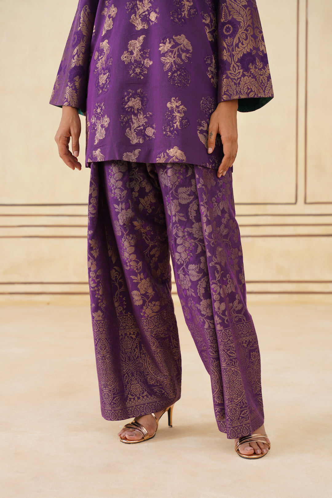 Sanditti Wine Brocade Farshi Set