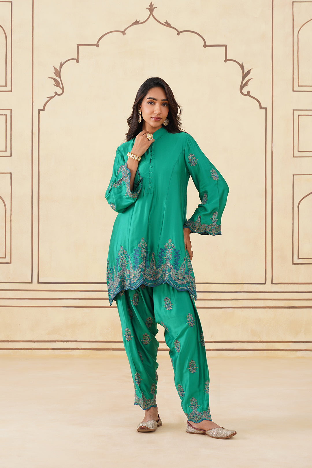 Sanditti Meher Emerald Green Embroidered Set with Dupatta