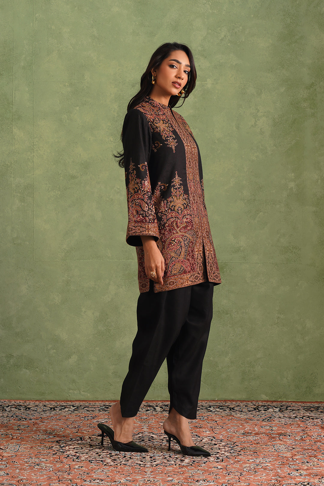Sanditti Aafreen Black Woven Set