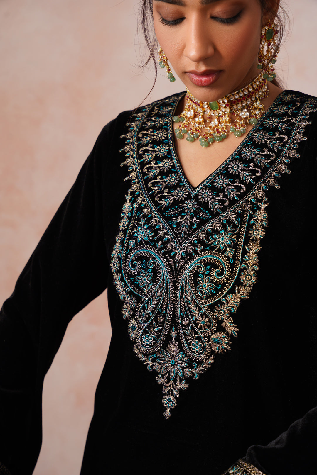 Sanditti Aafreen Black Velvet Embroidered Set