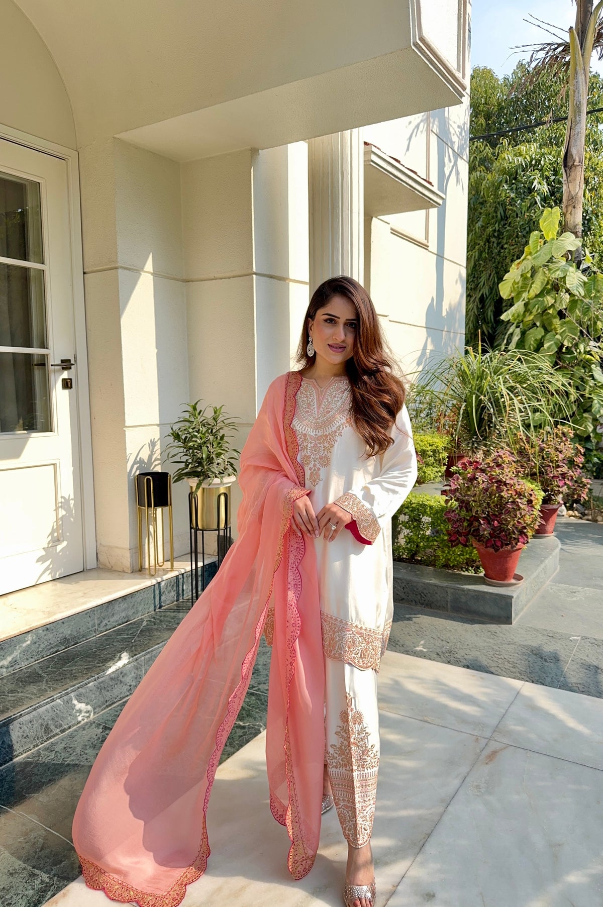 Sanditti Noor Cream Embroidered Set with Organza Dupatta