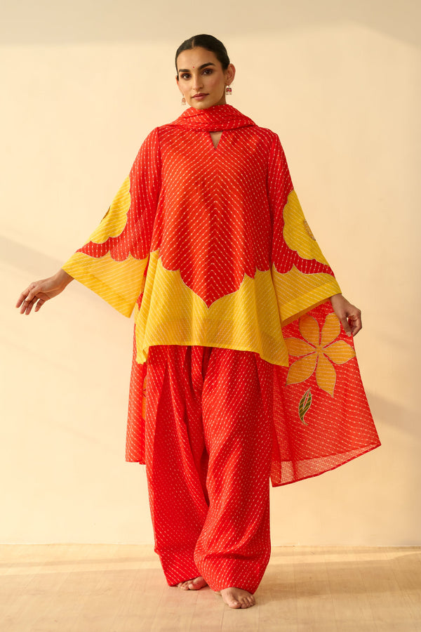 Sanditti Sundari Kota Doria Cotton Farshi Set with Dupatta - Sindoori Laal & Haldi Yellow