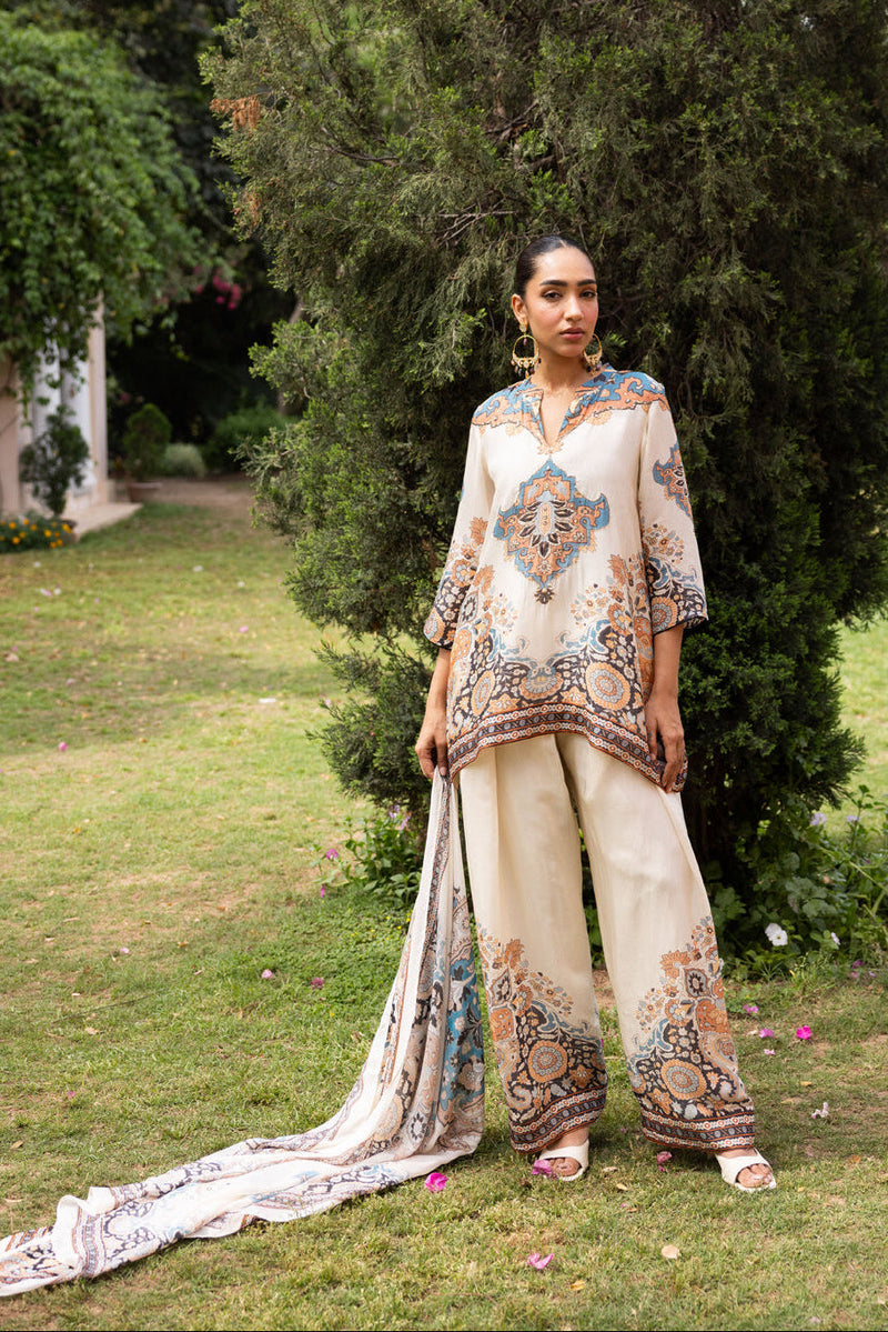 Sanditti Ziya Ivory Mughal Print Hand-Embellished Farshi Set