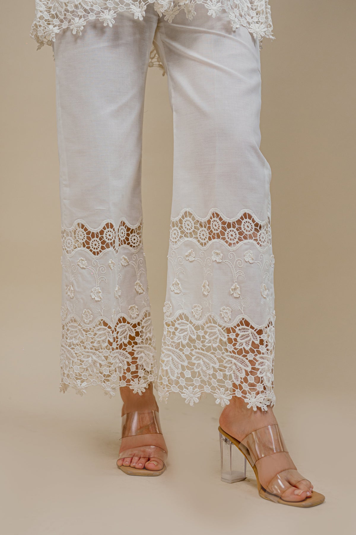 Sanditti Seher Cream 3D Cutwork Set
